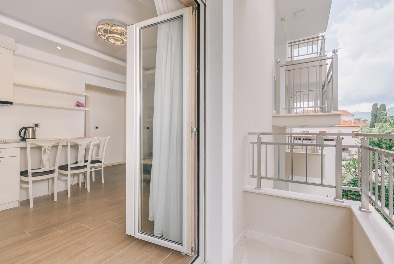 Splendido Mb Apartments Tivat Exterior foto